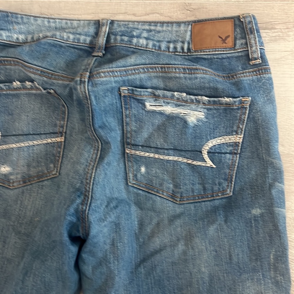 American Eagle‎ Women’s Jeans Size: 2R Tomgirl Distressed Stretch Color: Blue